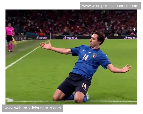 巅峰对决，荣耀之战：中国男篮剑指意大利，历史新篇待谱写